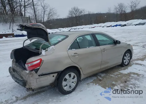 2007 Toyota Camry Le z USA, uszkodzony, nr VIN JTNBE46K973091929